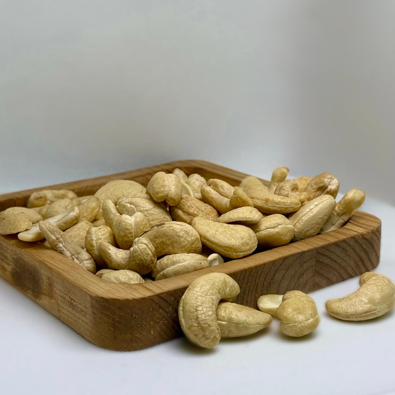 Фото КЕШЬЮ КРУПНЫЙ